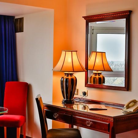 Maldron Hotel Merrion Road ダブリン エクステリア 写真