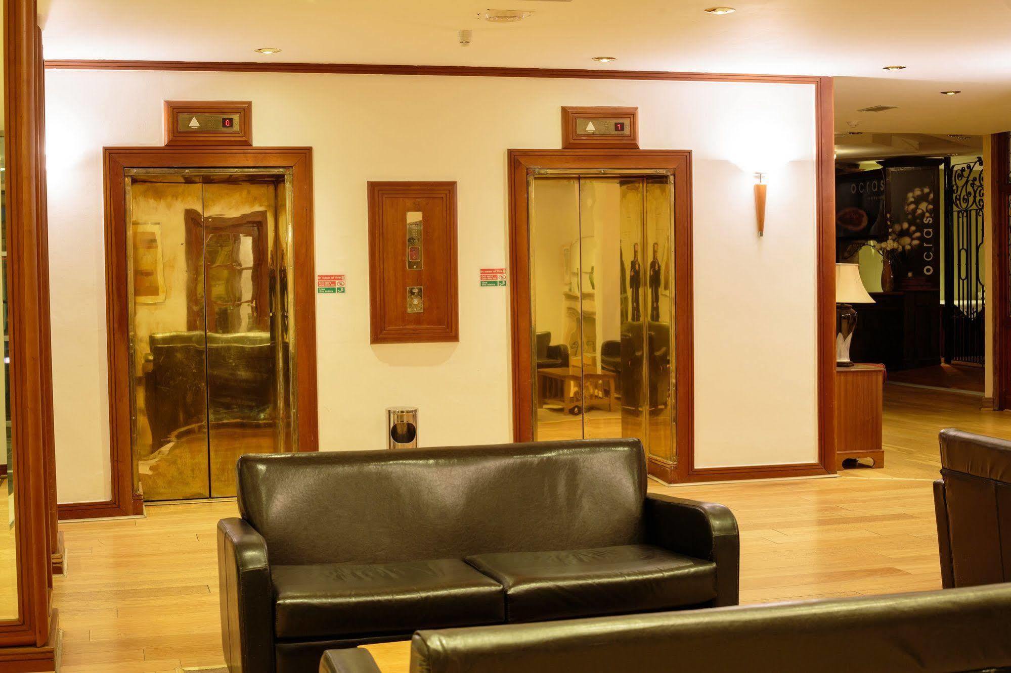 Maldron Hotel Merrion Road ダブリン エクステリア 写真