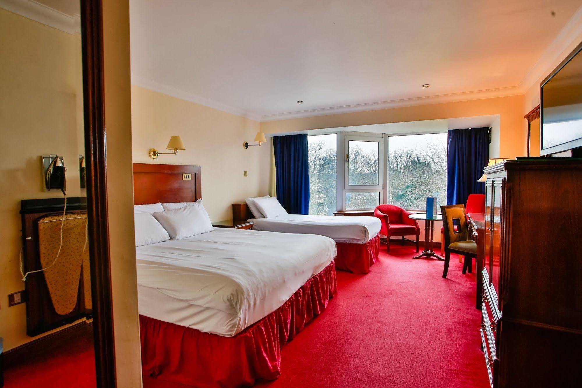 Maldron Hotel Merrion Road ダブリン エクステリア 写真